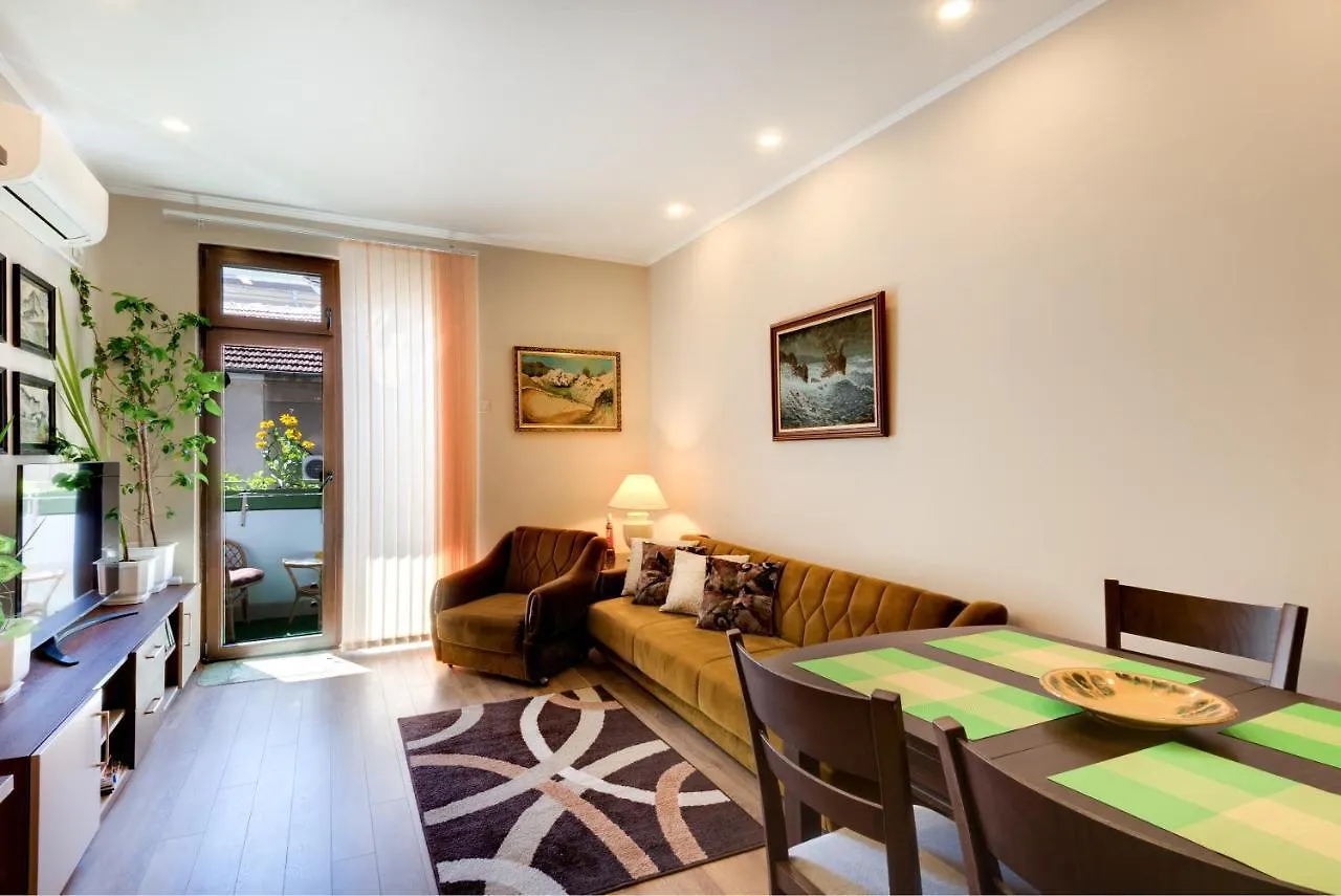 Sea Garden Apartment - First Beach Line & Free Parking Burgas